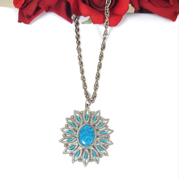 Vintage Faux Turquoise & Silver Point Flower Petal Pendant Necklace - Picture 1 of 10